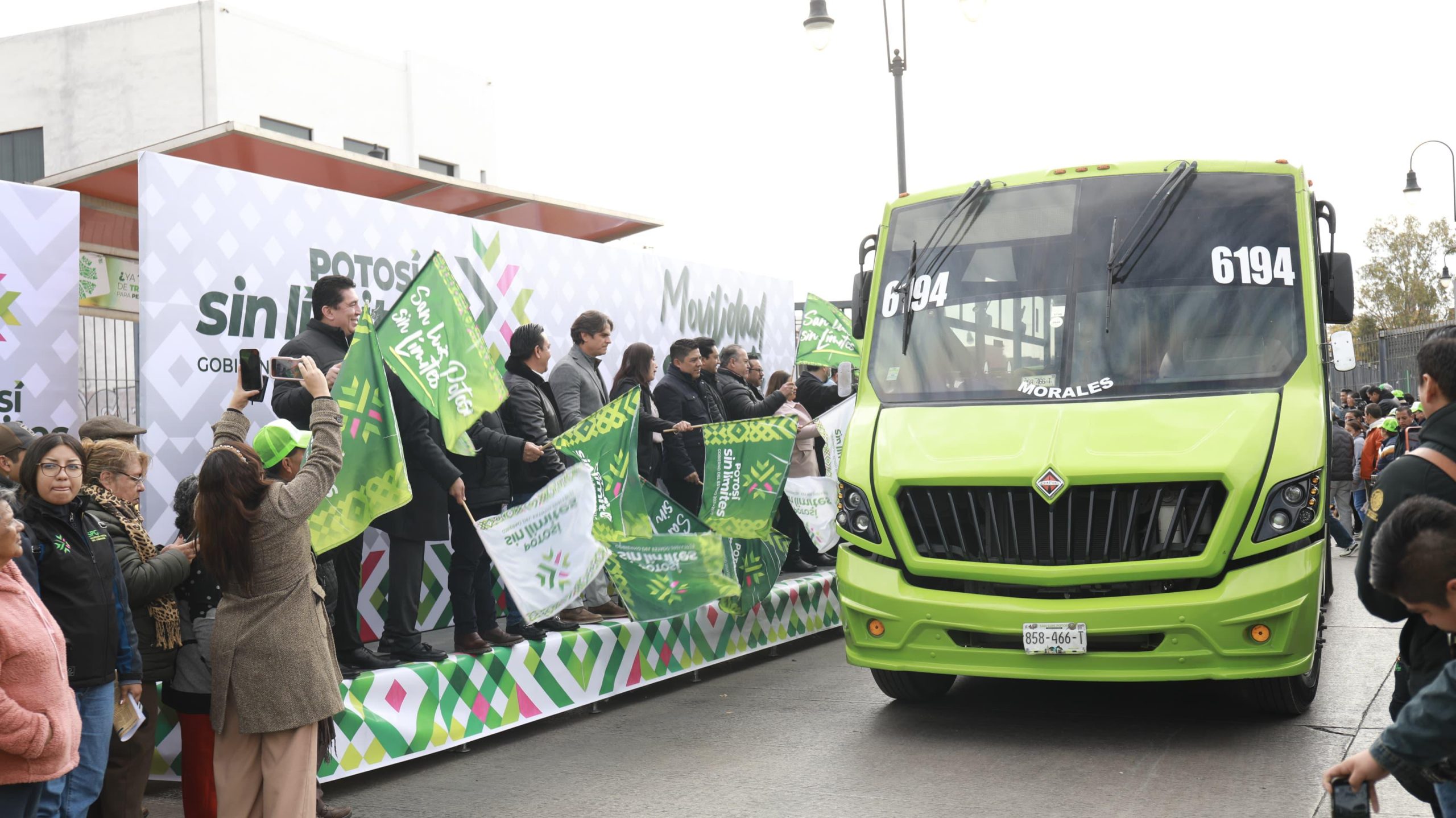 Ricardo Gallardo renueva transporte público urbano