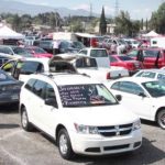 Sin regularización y en la mira: alertan posible cacería contra dueños de autos “chocolate”