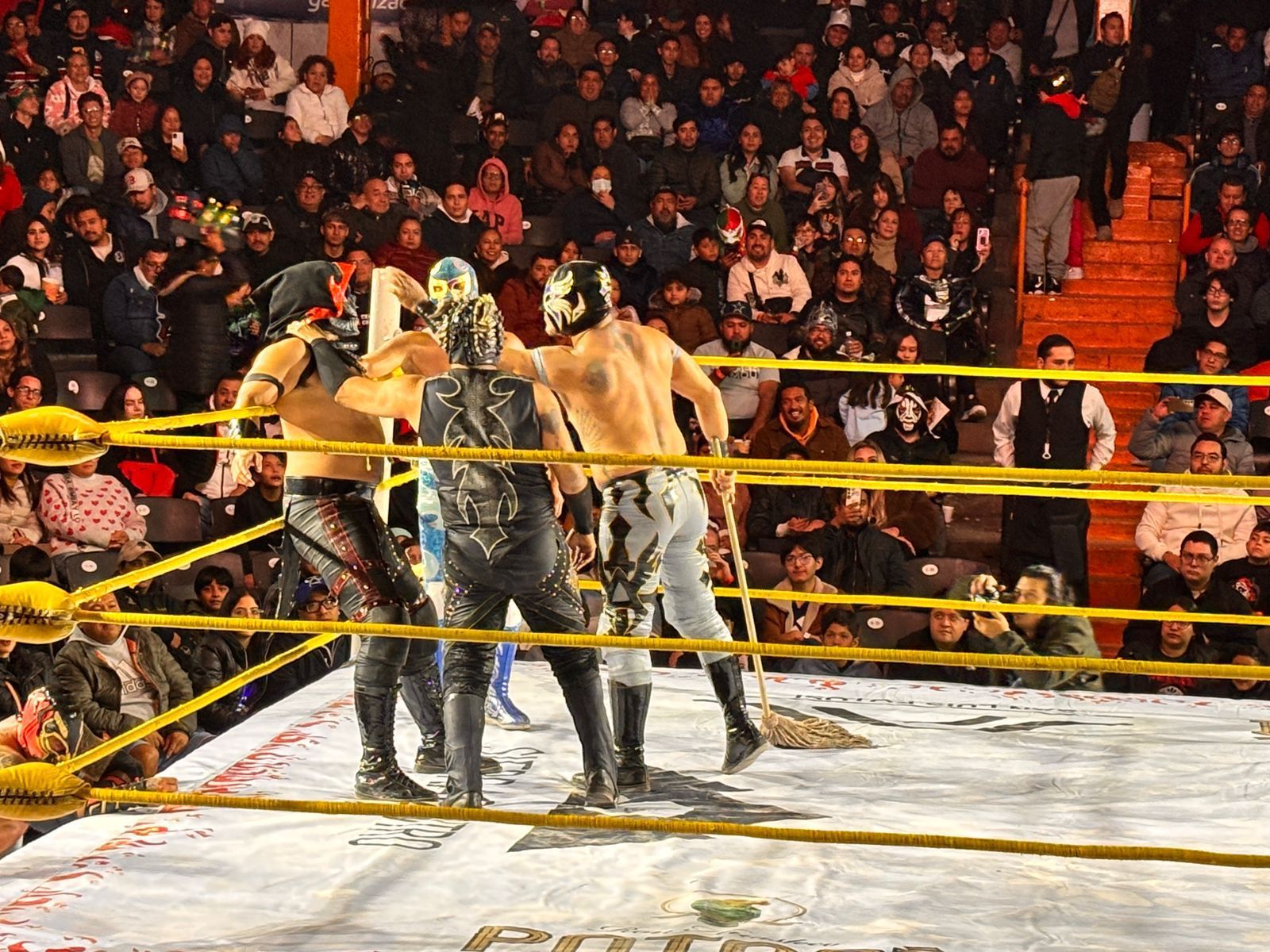 San Luis Potosí arde con “guerra de leyendas” en la FENAPO