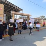 Padres de familia cierran telesecundaria Damián Carmona por falta de maestros