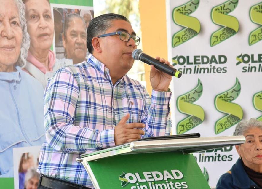 Alcalde Juan Manuel Navarro amplía proyectos de pavimentación de calles en diversas colonias