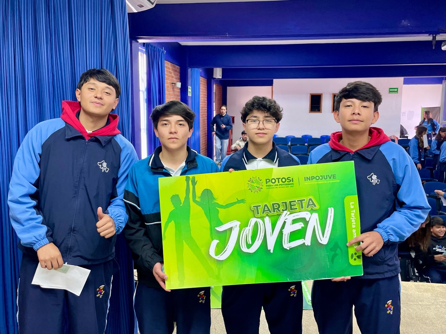 Jóvenes soledenses acceden a tarjeta de descuentos en colaborativo con el estado