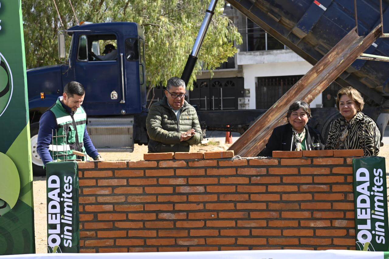 Juan Manuel Navarro Muñiz coloca primera piedra del parque urbano "hacienda bonita" y anuncia rescate integral de su entorno