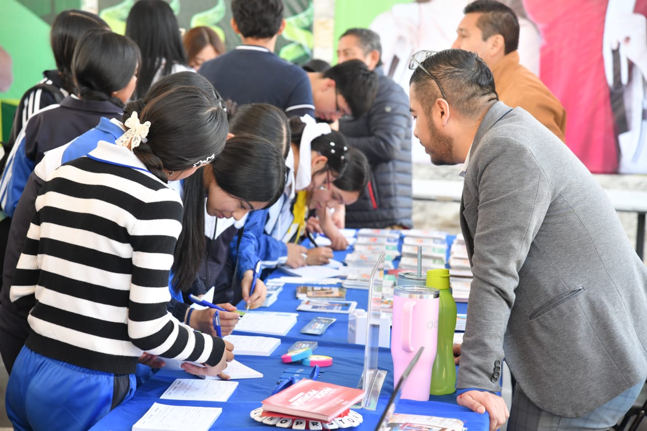 Más de 40 universidades acercan su oferta académica a jóvenes de Soledad