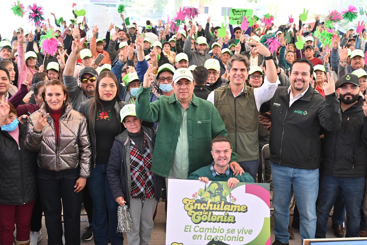 Ricardo Gallardo enchula la colonia Juan Sarabia