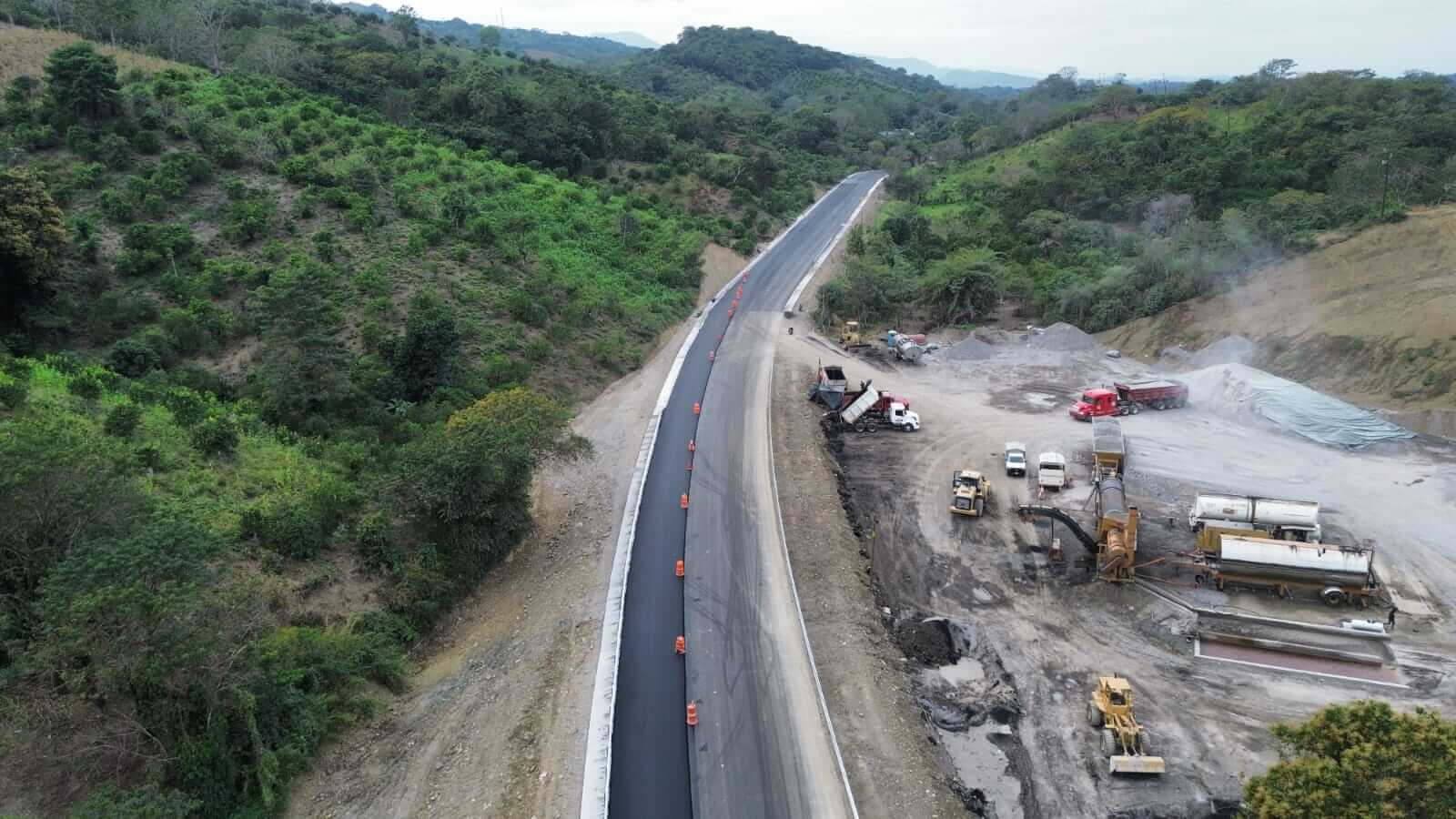 Beneficiará a más de 133 mil habitantes de SLP modernización de carretera Tamazunchale–Huejutla