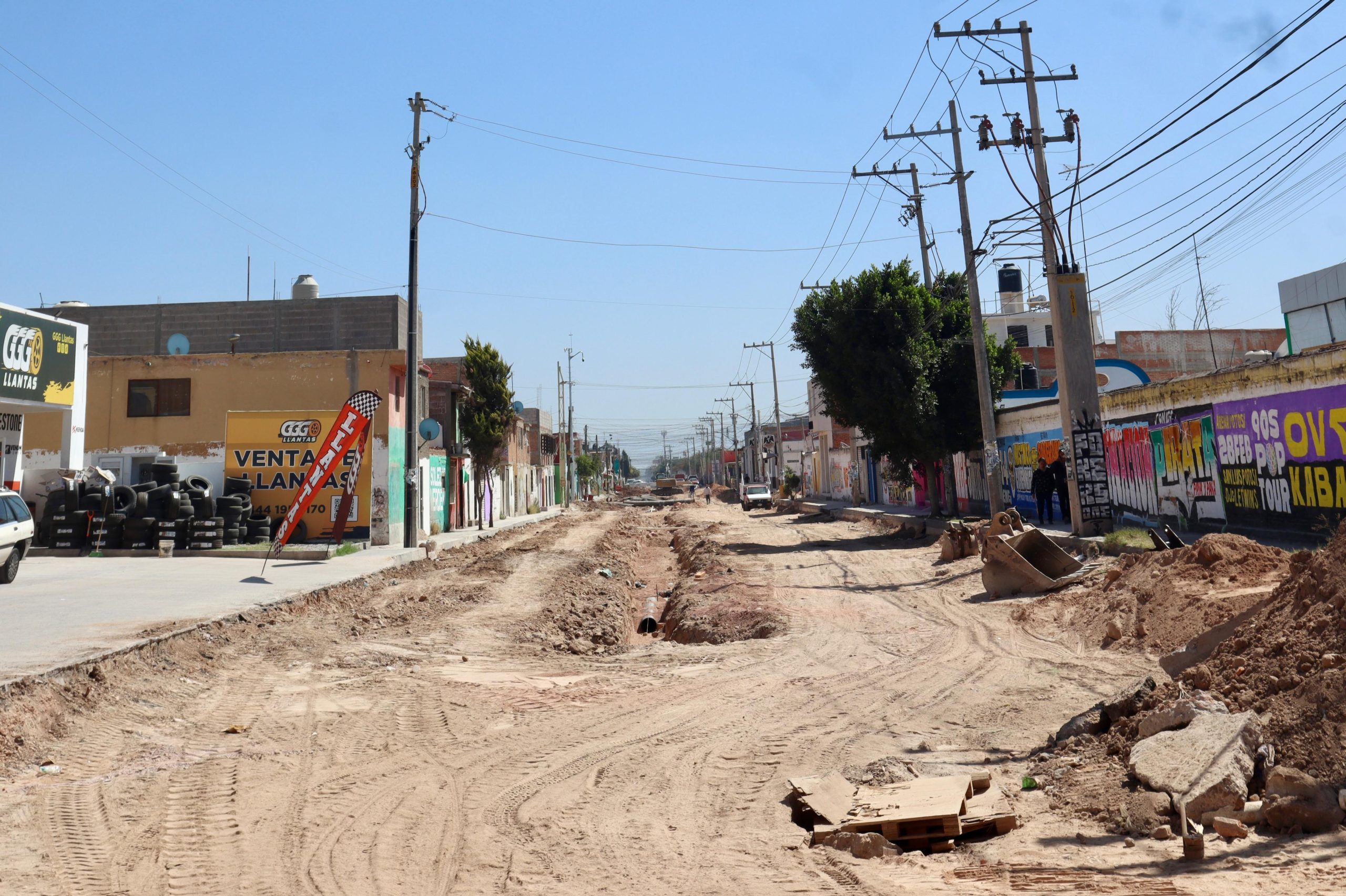 Estado avanza en la modernización de camino al ejido la libertad en la zona metropolitana