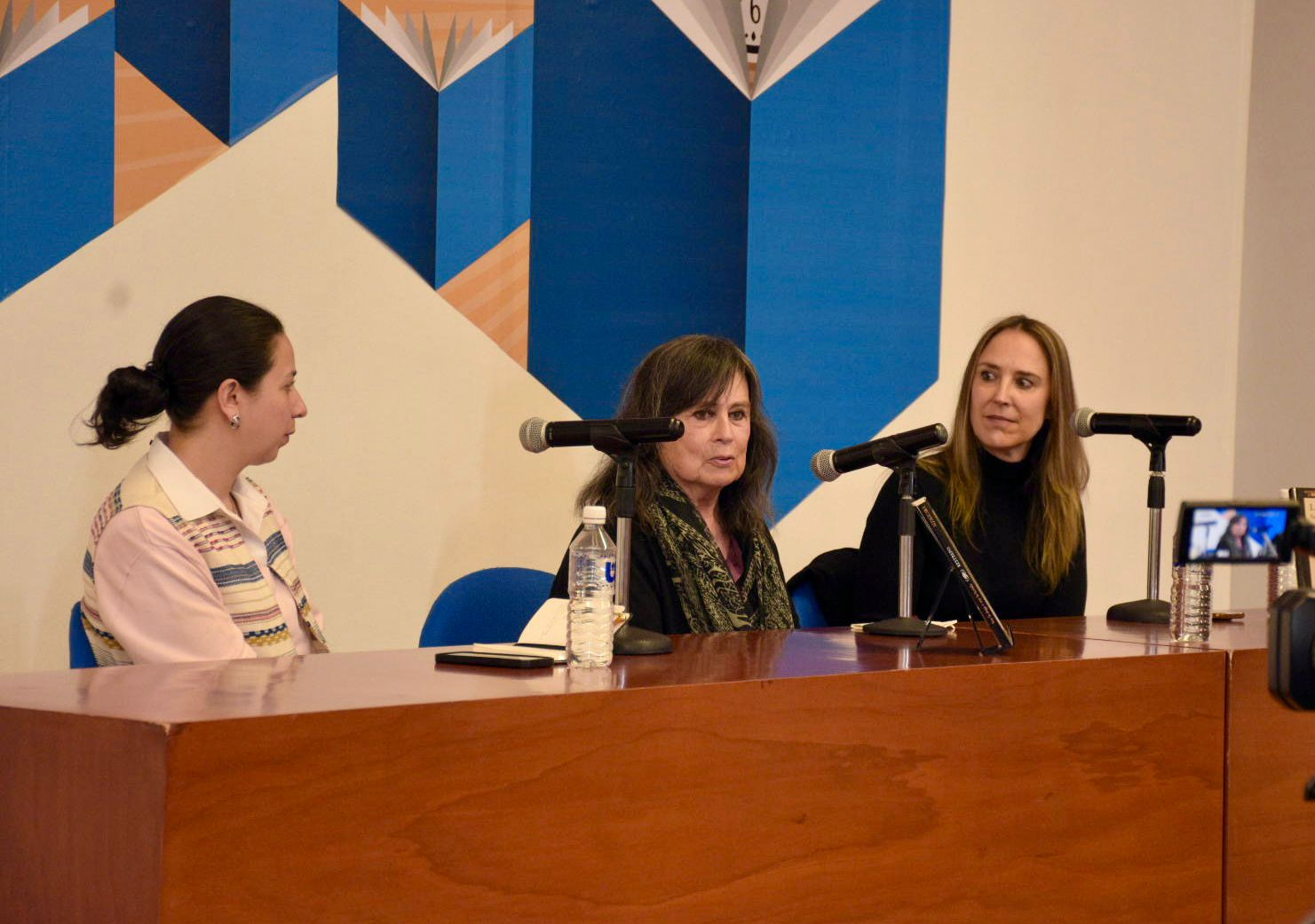 Entre la muerte y el amor, Laura Restrepo retrata los dilemas de nuestro tiempo en la 50 FNL UASLP