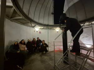 Llevan a cabo observación astronómica del eclipse total de luna