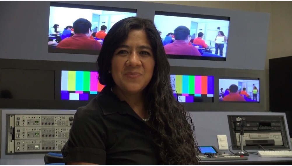 Docente de la FCC UASLP recibe premio nacional por proyecto de accesibilidad educativa para personas con discapacidad visual