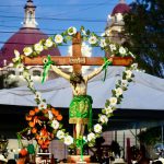 Fe y tradición iluminan Villa de Pozos  con la procesión de los cristos