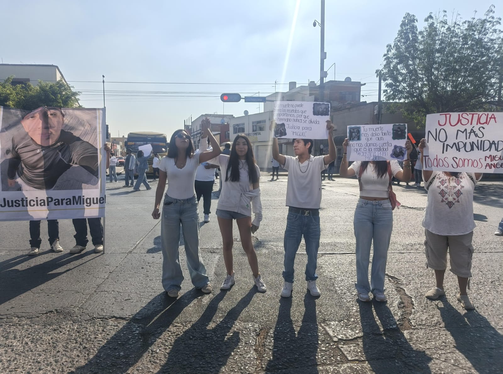“No pude ni abrazar a mi hijo para despedirme… le dispararon en la cabeza”: madre de Miguel Ángel exige justicia tras dos meses sin detenidos