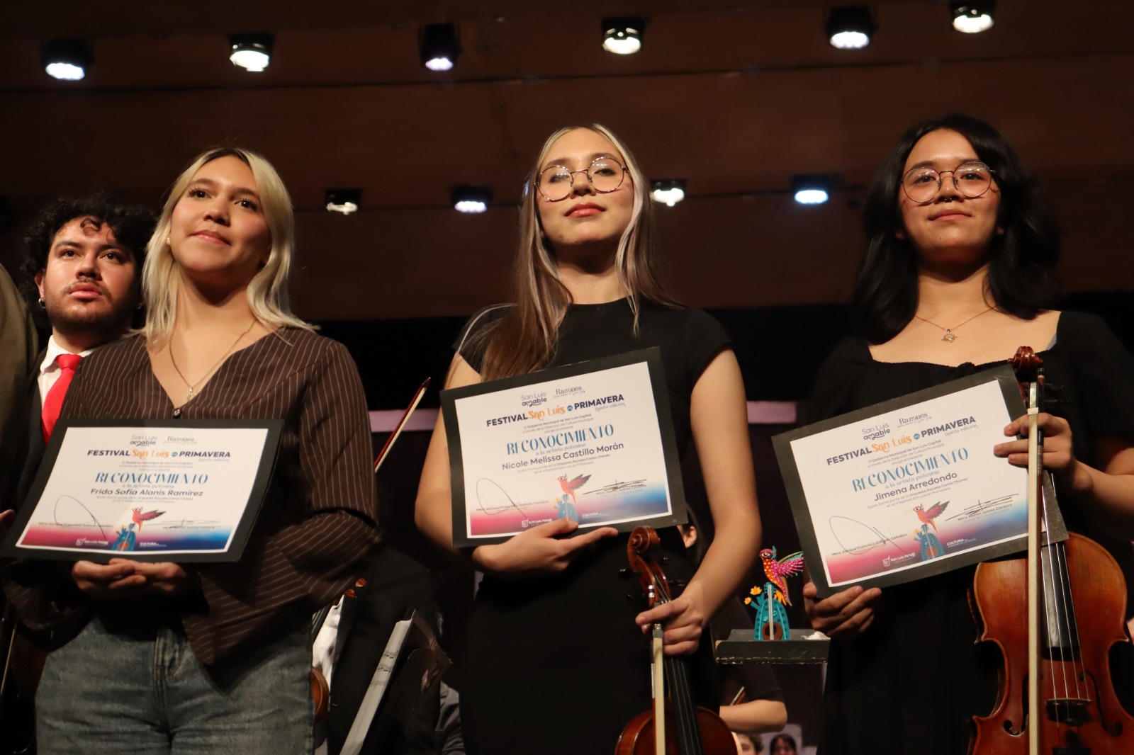 Orgullo potosino: tres jóvenes músicas reciben el Galardón del Colibrí en el Teatro de la Paz