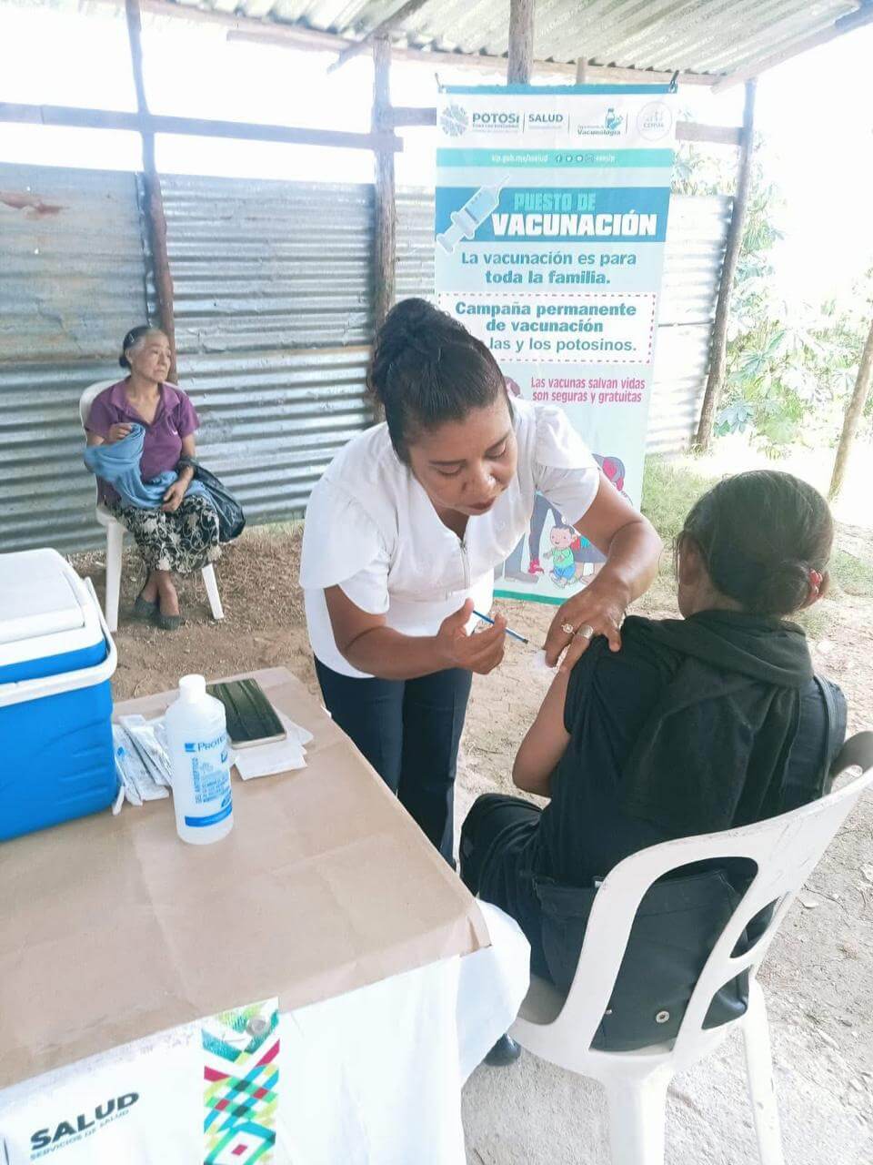 Gobierno estatal refuerza vacunación durante todo mayo