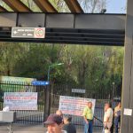 Con ataúd y bloqueo del Tangamanga, jubilados exigen pagos pendientes al Gobierno del Estado