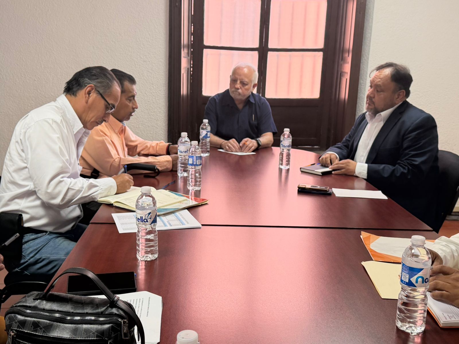 Gobierno estatal fortalece diálogo y certeza laboral con el magisterio