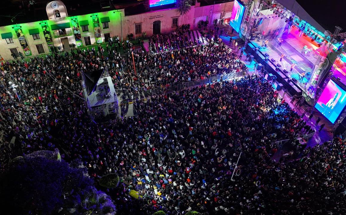 La feria de la enchilada vibró al ritmo y sabor de Tropical Panamá y Javier López