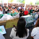 Paty Aradillas y Ricardo Gallardo celebran a las mamás de Villa de Pozos
