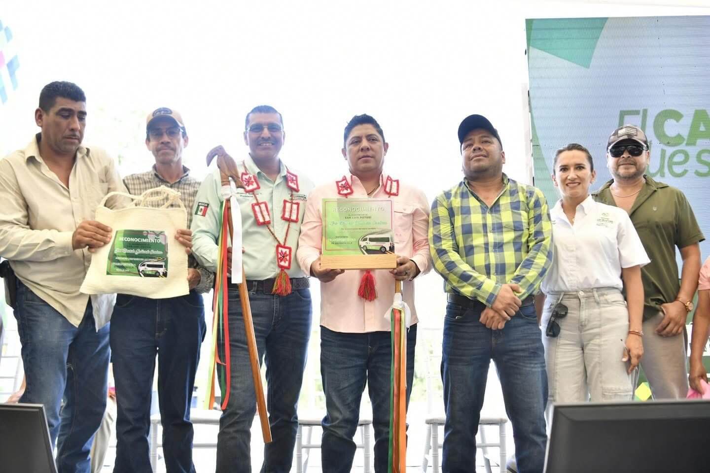 Ricardo Gallardo anuncia inversión de 200 millones de pesos en movilidad y obras en Aquismón