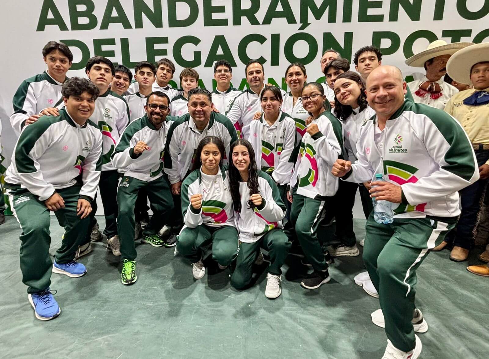 San Luis abandera a su delegación para olimpiada nacional 2026