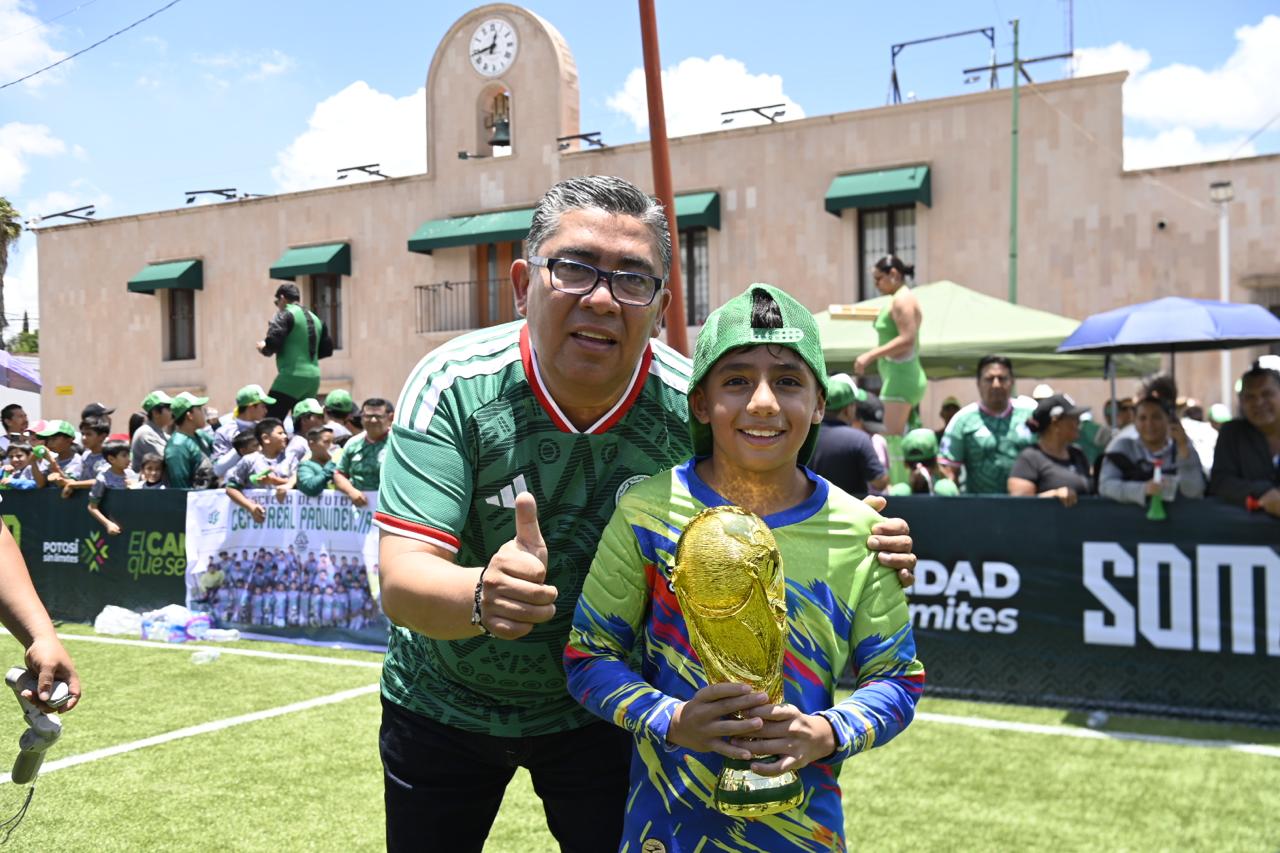 Emocionante arranque de la fiesta futbolera encabeza el alcalde Juan Manuel Navarro 