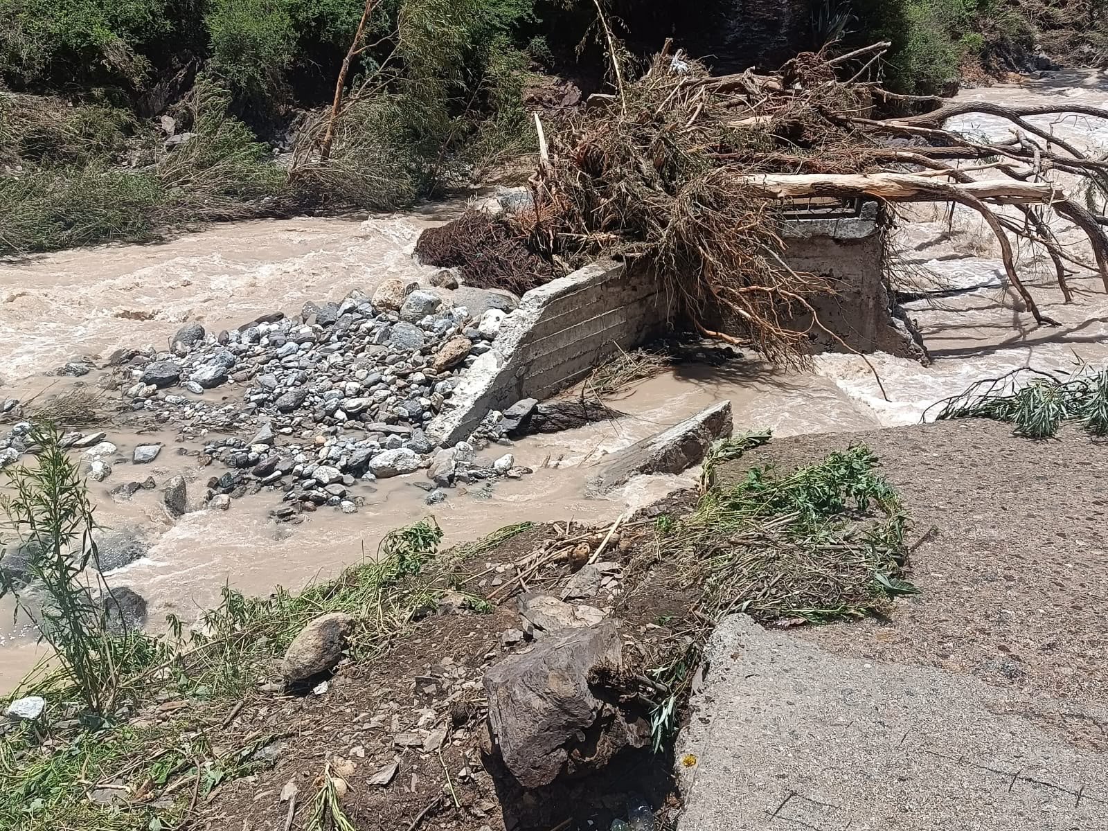 Gobierno estatal mantiene operativo en municipios que han presentado lluvias y tormentas