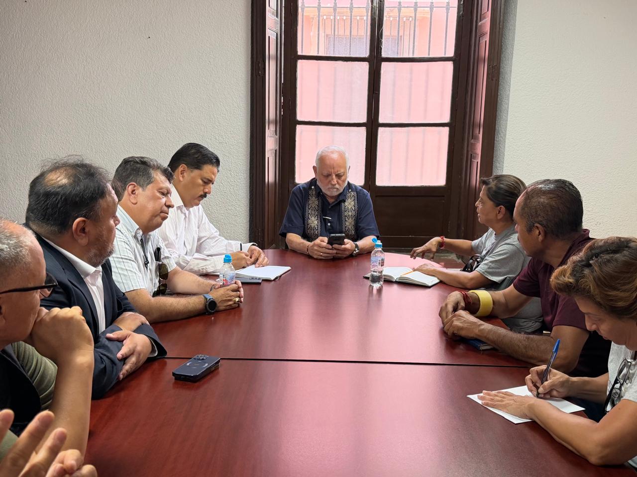 Oficialía mayor mantiene diálogo abierto con policías jubilados y pensionados