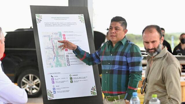 El gobernador Ricardo Gallardo y la iniciativa privada ampliarán conectividad carretera