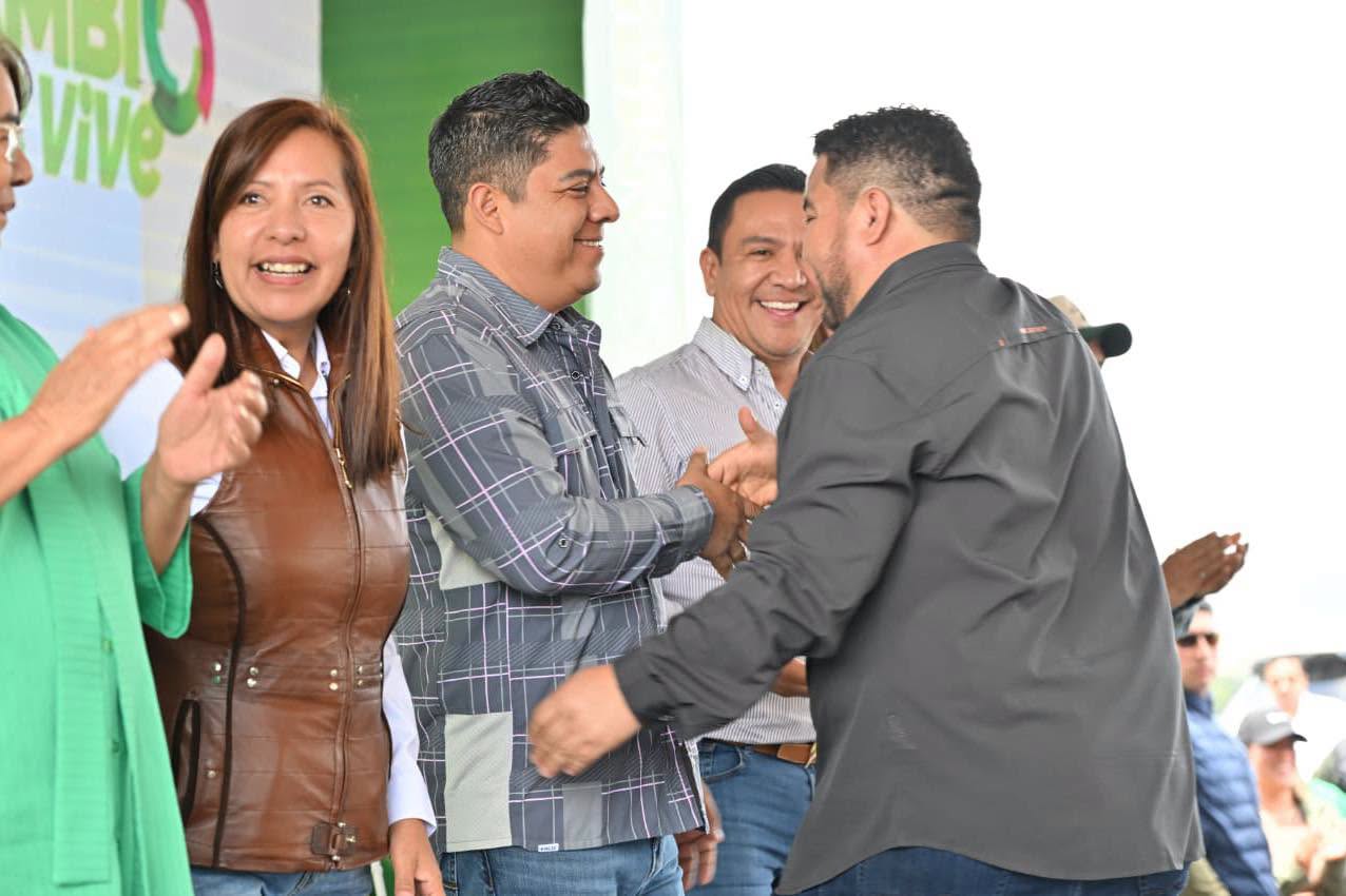 Gobierno acerca movilidad histórica al altiplano potosino