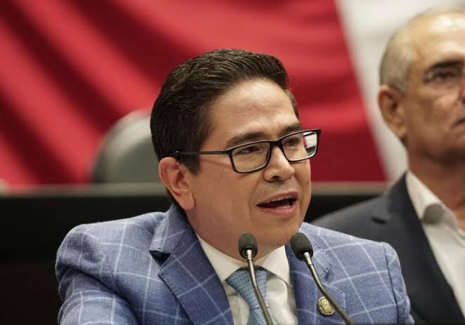 PAN demanda a SEP una investigación por “huachicol de libros” en el país