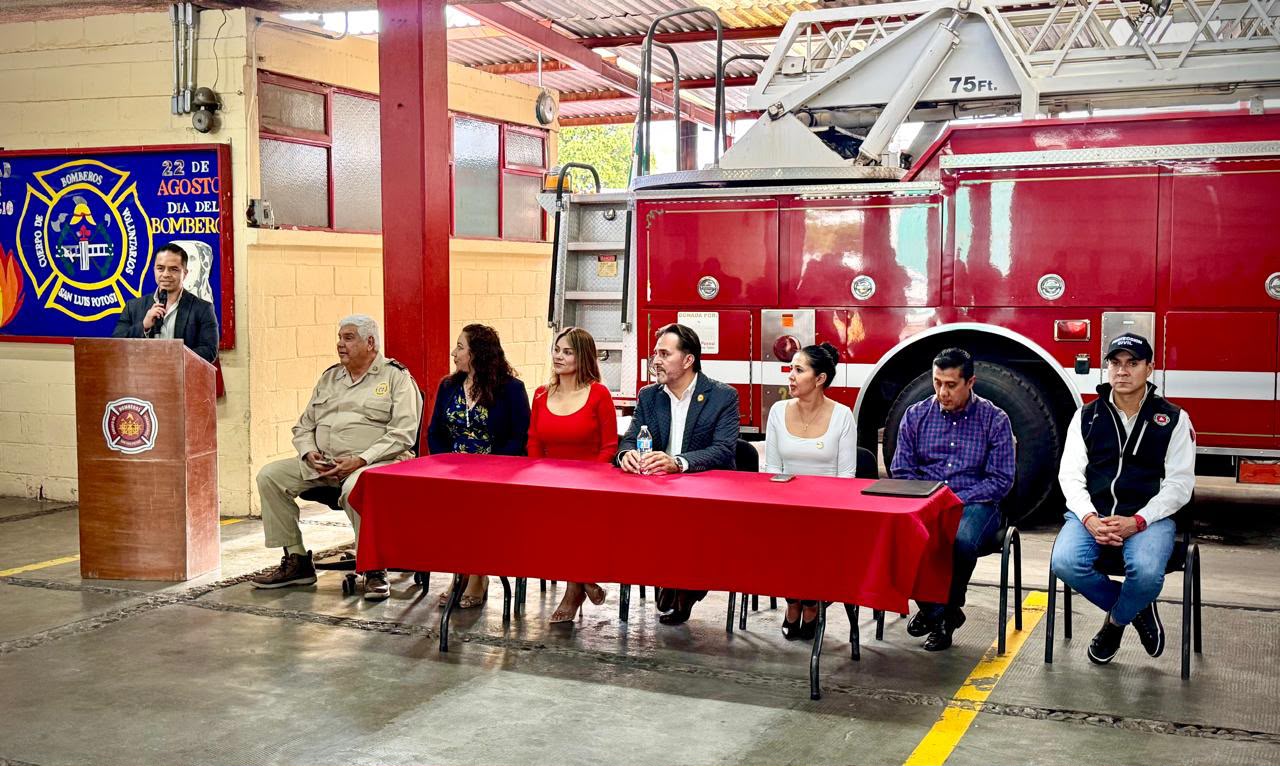 Patronato de Bomberos entrega equipo que fortalecerá a la institución