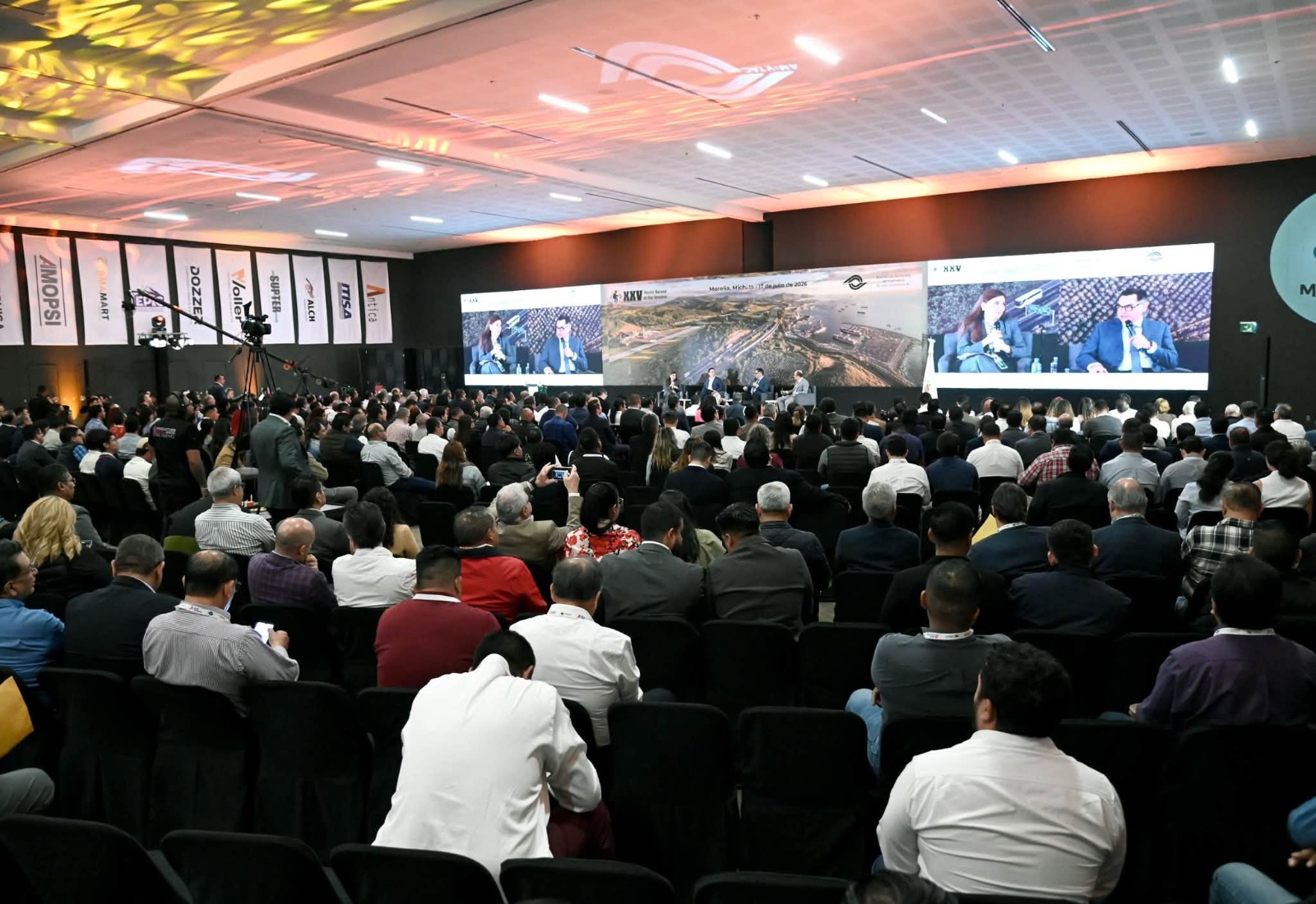 Ratifican proyectos carreteros para SLP en convención nacional de AMIVTAC