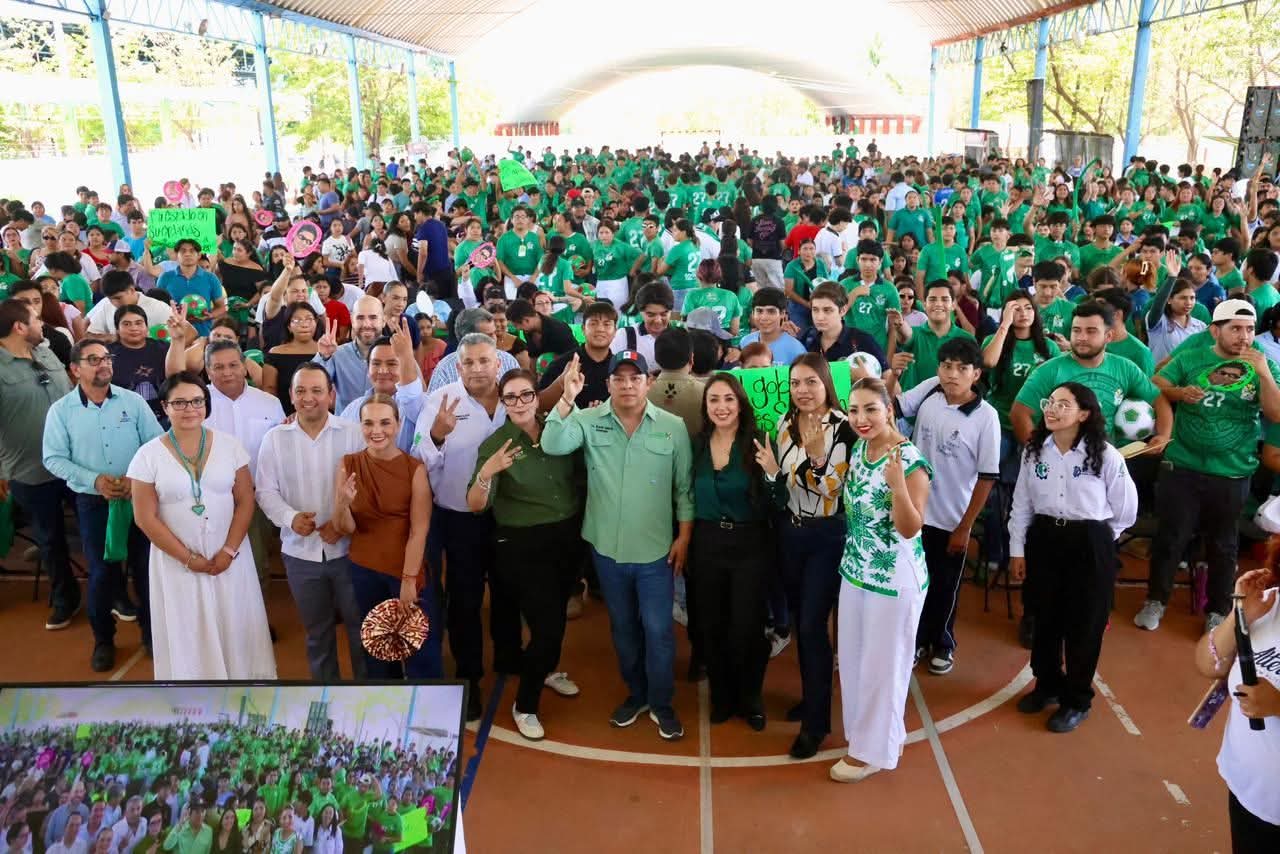 Ricardo Gallardo abre 3 mil becas de educación superior
