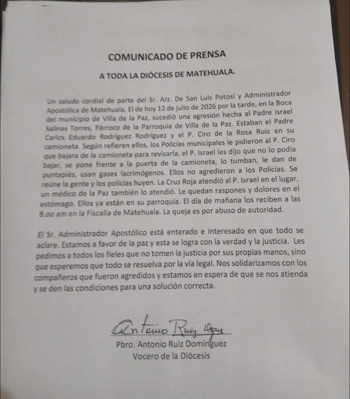 Sacerdote habría sido golpeado y rociado con gas lacrimógeno; Diócesis anuncia denuncia penal
