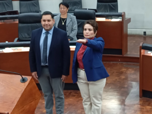 Ana María de la Cruz llega al Congreso; asume curul de Morena tras declinación del suplente de Carlos Arreola