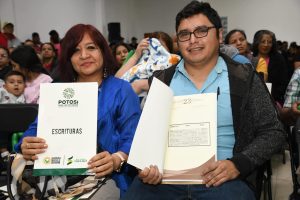 Con atención directa, gobierno de Soledad brinda certeza  a familias sobre regularización de predios y viviendas