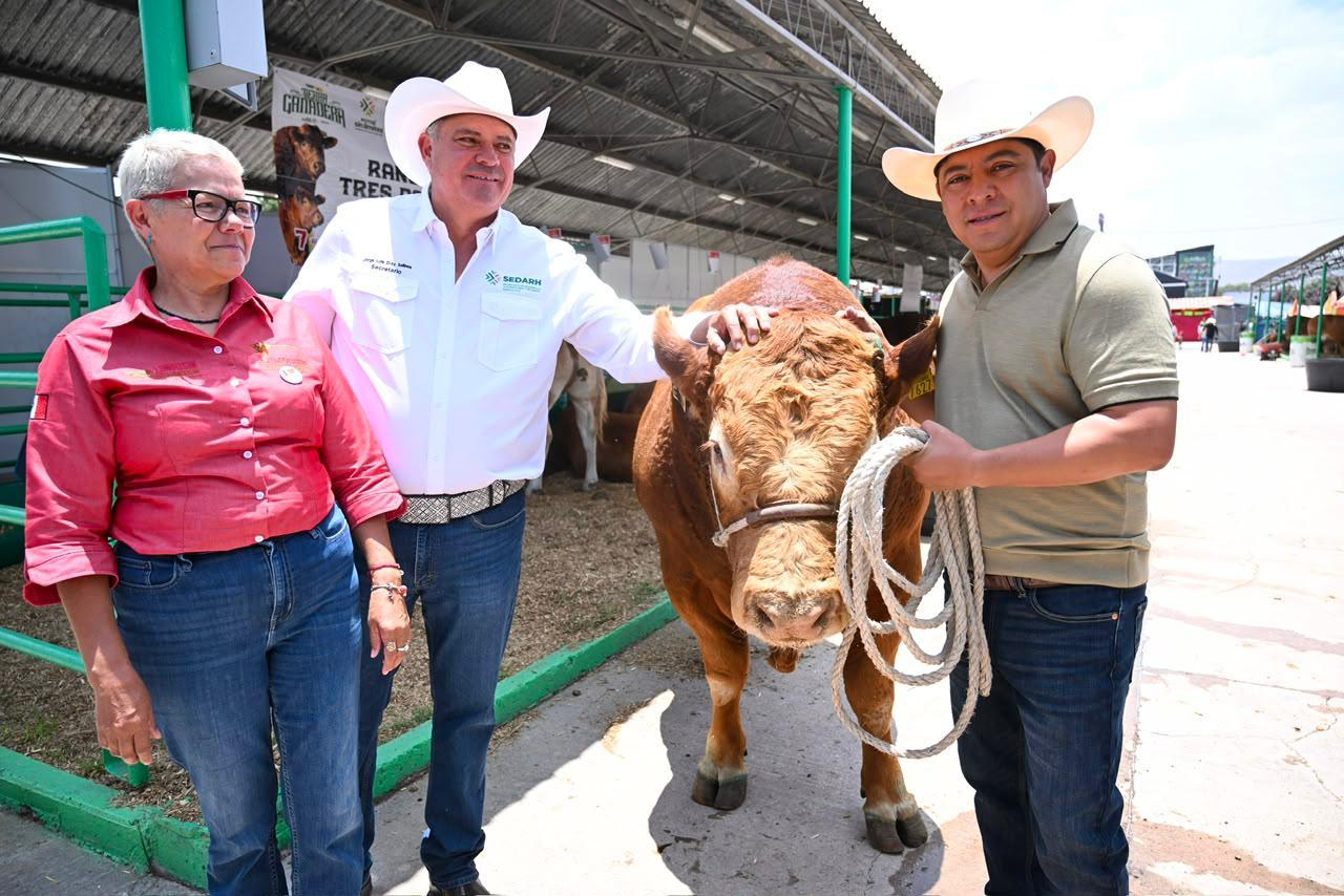 Gobernador inaugura exposición ganadera Fenapo 2026
