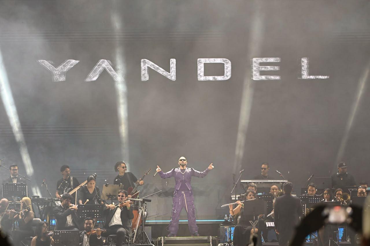 Yandel sinfónico enciende sin límites el foro de la Fenapo 2026