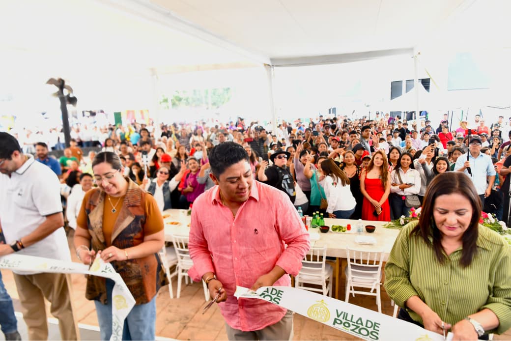El Gobernador Ricardo Gallardo celebra el día de la garnacha con familias de Villa de Pozos