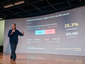 Del cine al algoritmo: experta aborda en la FCC UASLP los retos de la nueva producción audiovisual