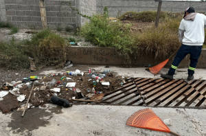 Villa de Pozos refuerza limpieza de alcantarillas y llama a no tirar basura en las calles